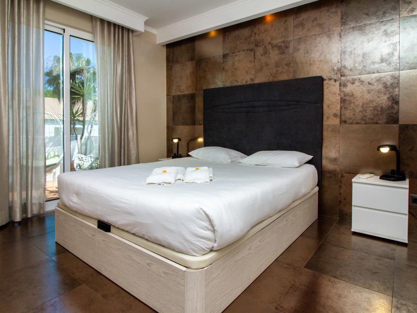 Double bedroom at Dunas Salgados Apartment
